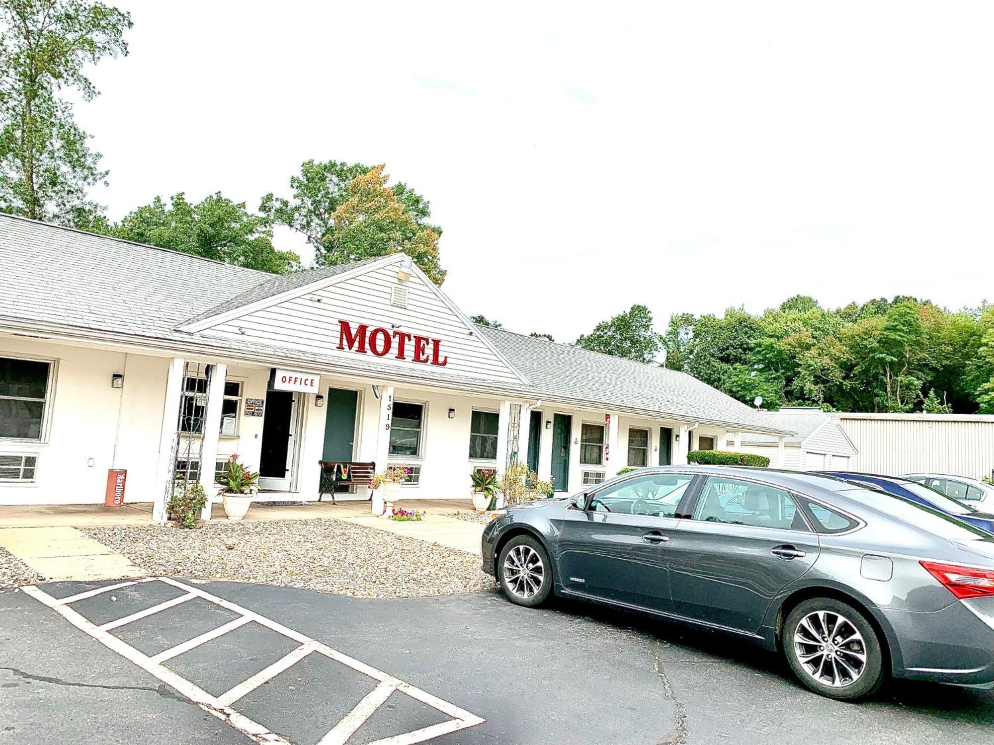 Nitey Nite Motel South Windsor Exterior photo